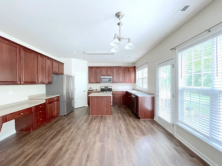 422 Selwood Pl — Photo 16