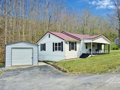 469 Skating Rink Hollow Rd, Bluefield, WV, 24701