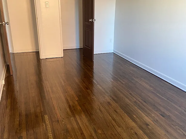 1321 Blake Ave #1 — Photo 3