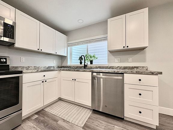 3rd image of 3448 S Wally Way