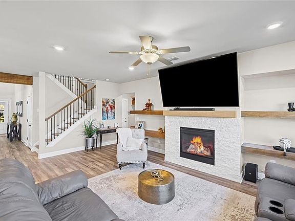 4th image of 490 Payne Rd