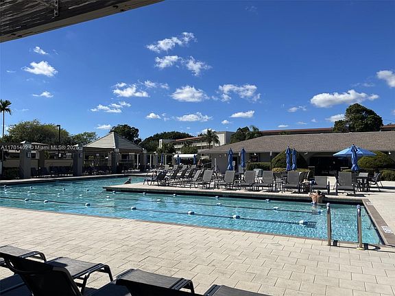 2nd image of 4301 Martinique Cir APT K2