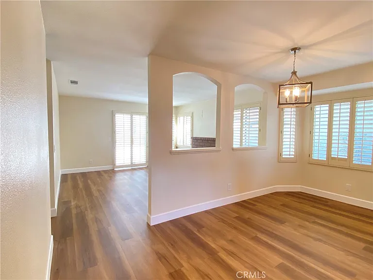 1084 Jacaranda Rd — Photo 6