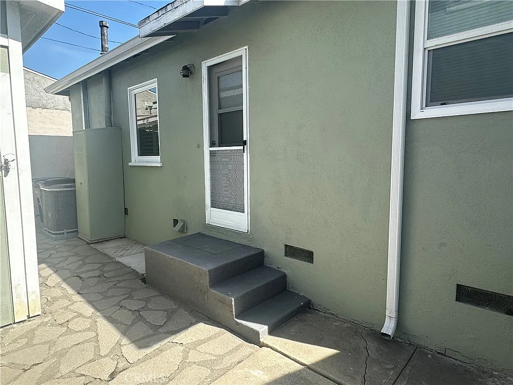 Building Photo - 16326 S Denker Ave