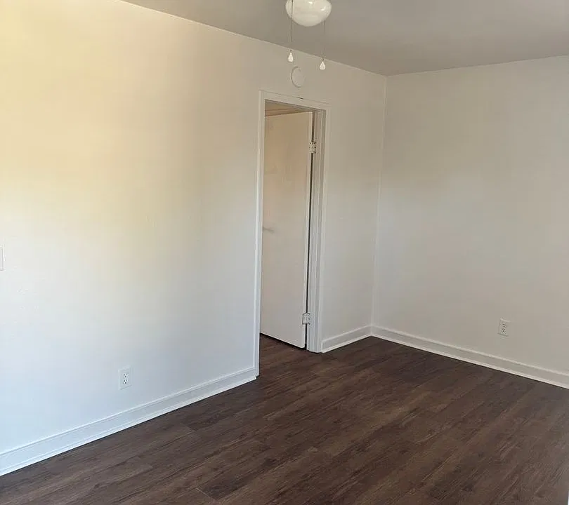 1313 McNutt Rd
