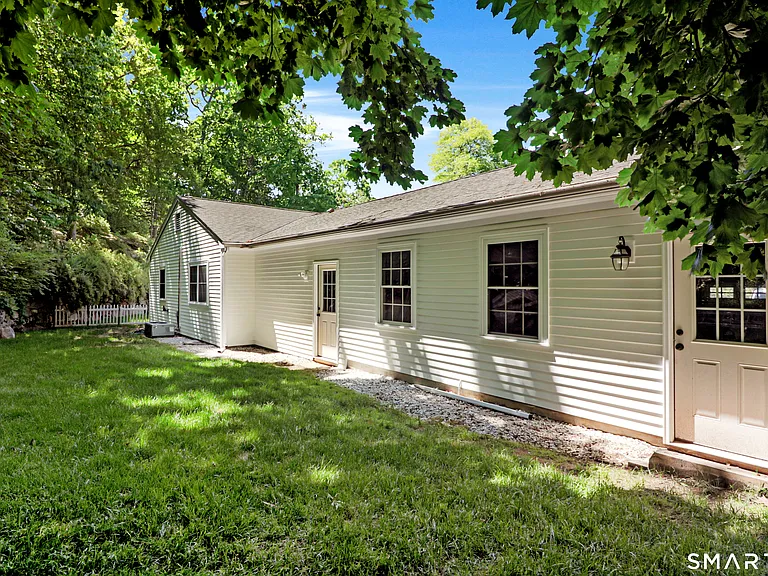 8 Woodchuck Ct — Photo 17