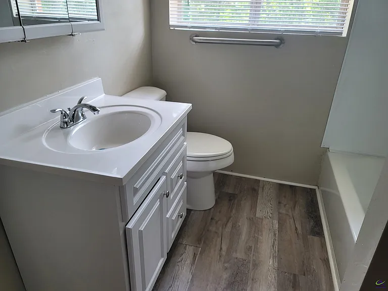605 S Pleasant Hill Rd — Photo 10