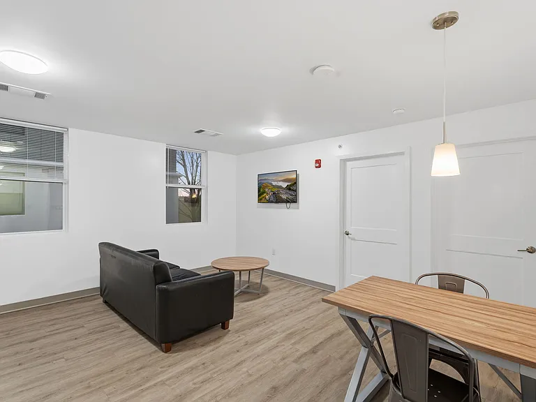 The Outlook Apartments — Photo 33