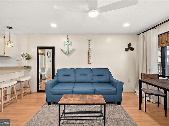 3rd image of 9 41st St Unit 320