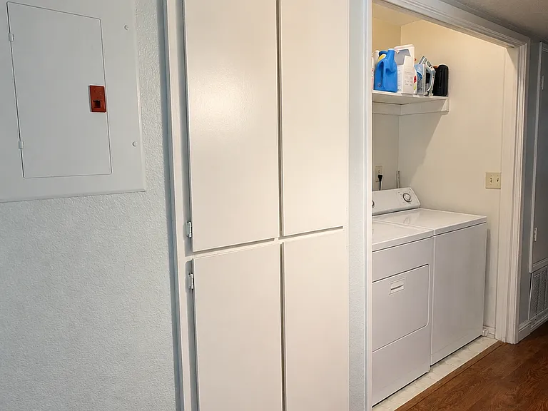 2704 Harvest Ln — Photo 11