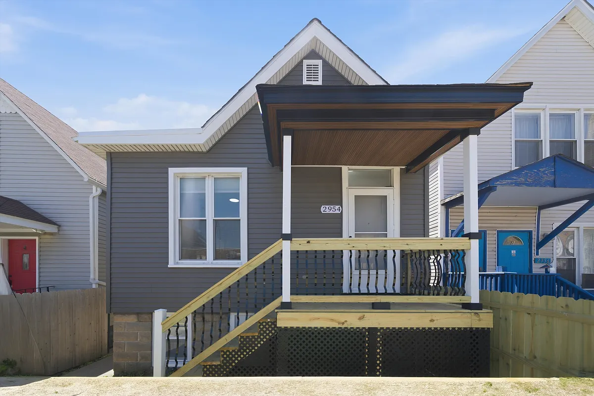 Building Photo - 2954 N Elston Ave #1