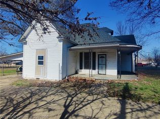 303 7th St, Charleston, AR 72933