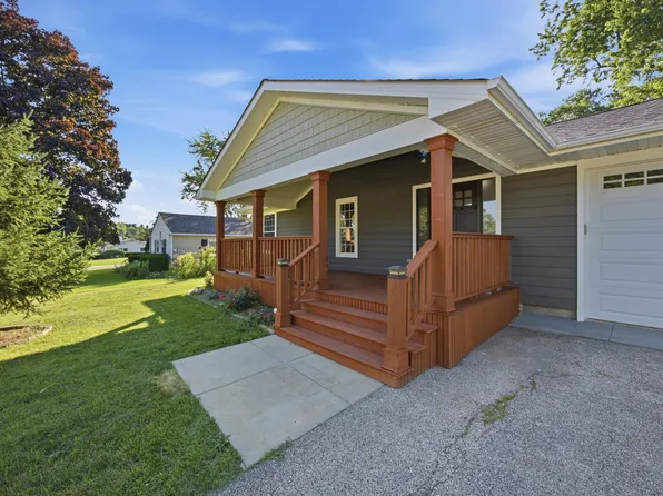 4220 Ponca St, McHenry, IL 60050