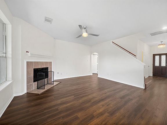 3rd image of 3122 Glen Cullen Ln