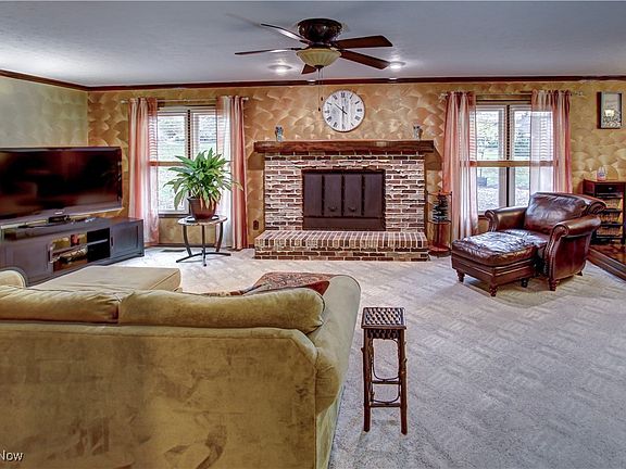 5th image of 17683 Plymouth Row