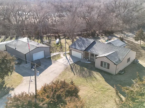 1064 E Lapsley Rd, Assaria, KS 67416