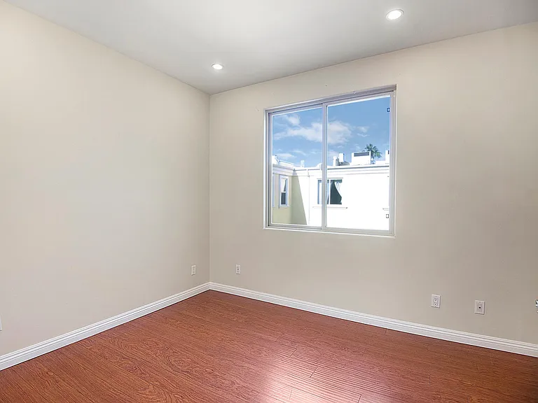 5303 Satsuma Ave #117 — Photo 14