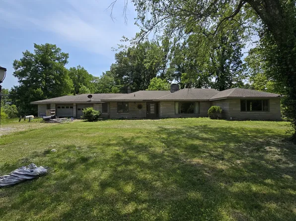 1490 Raleigh Rd, Raleigh, IL 62977