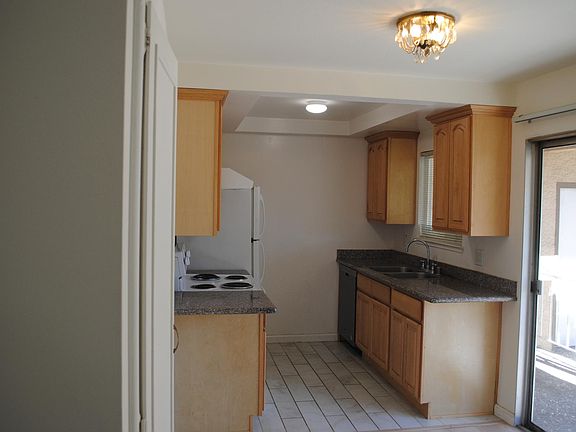 5th image of 440 Richfield Dr #2