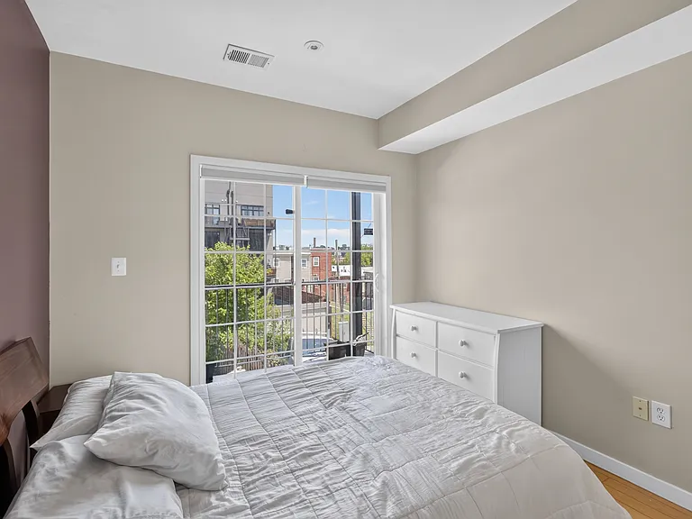 1917 2nd St NE #201 — Photo 9