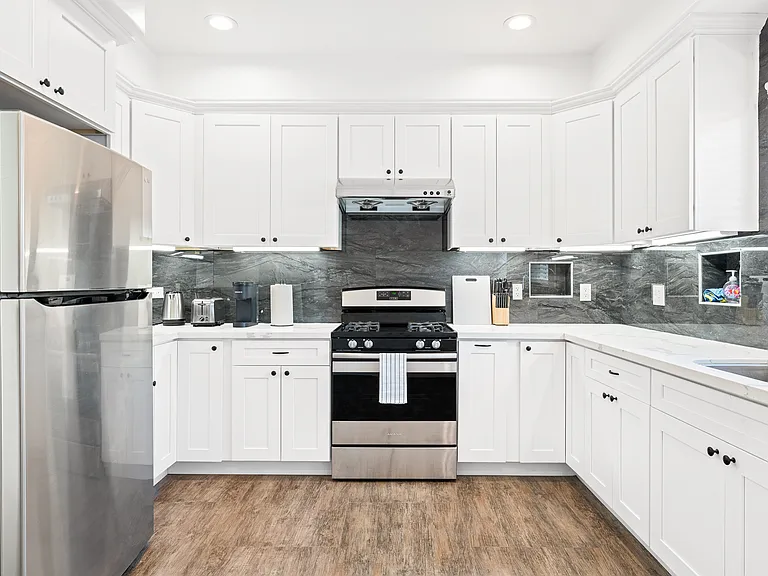 323 W Glendon Way — Photo 5
