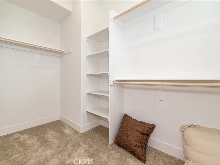 243 Yerba — Photo 26