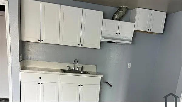 2429 Griffin Ave #8 — Photo 1
