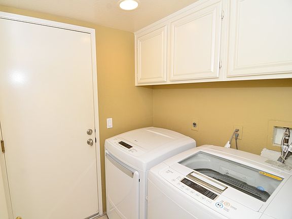 5th image of 604 Hillhaven Dr