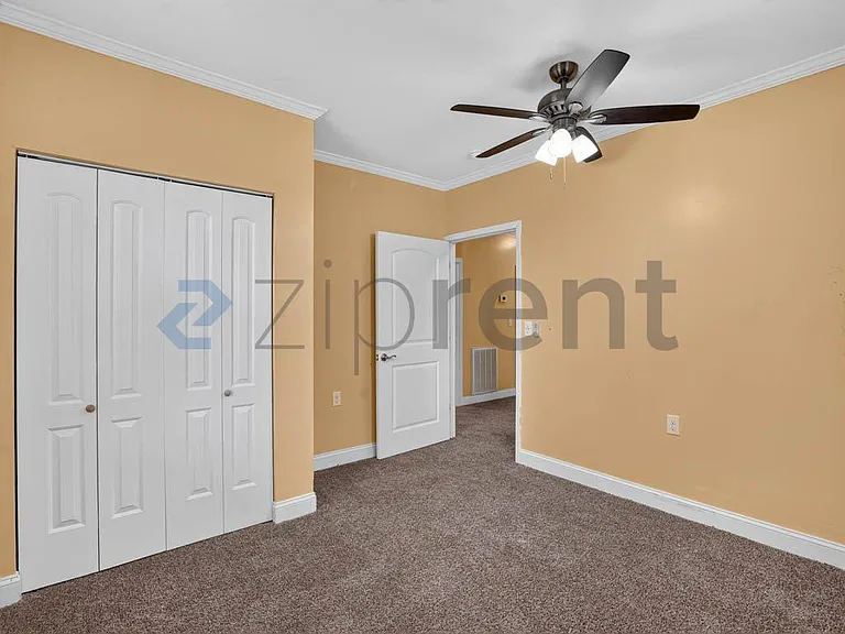 906 Diamond Cir — Photo 33