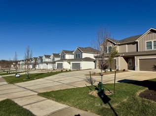 8437 Valley Spring Drive, De Soto, KS 66018