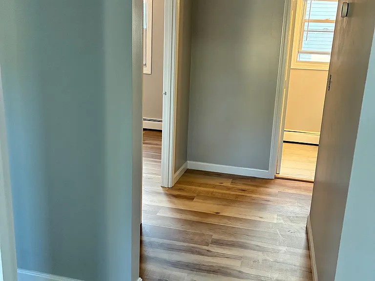 124 Stetson St — Photo 7