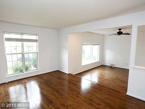 4th image of 15 Noblewood Ct