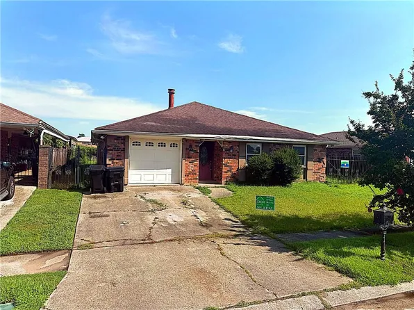 11121 N Idlewood Ct, New Orleans, LA 70128