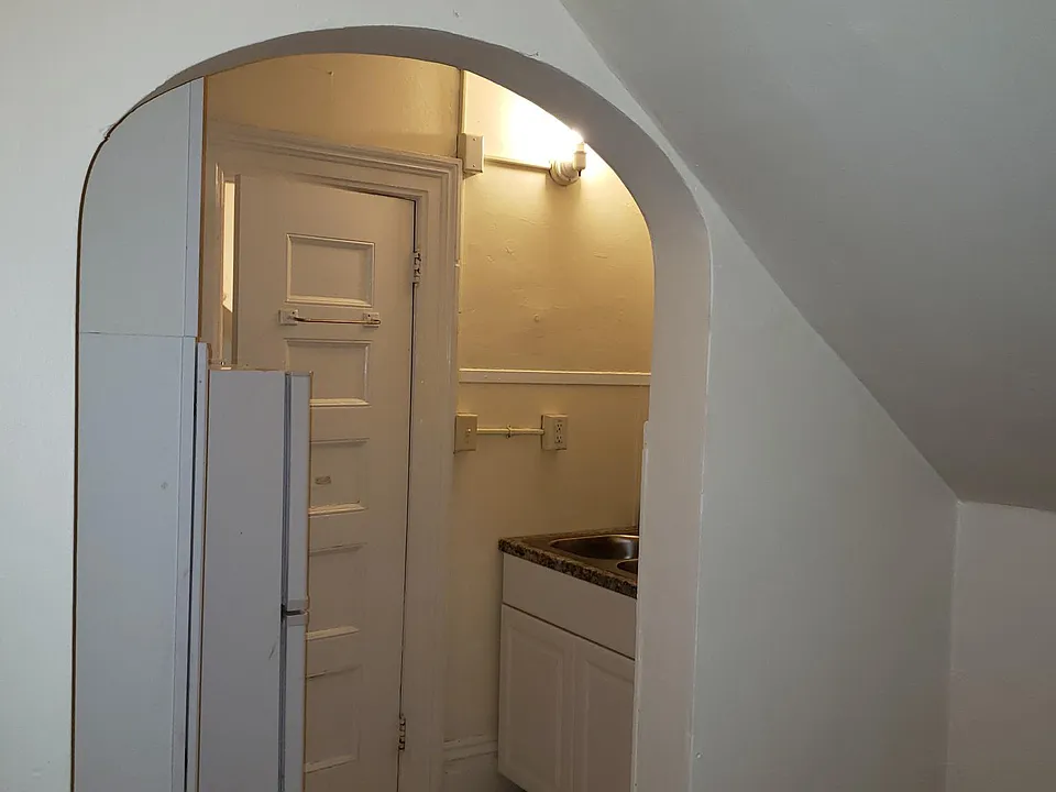 Living room to kitchen archway