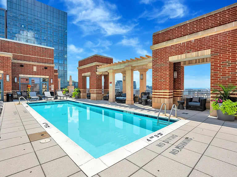 Luxury Style Rooftop Pool