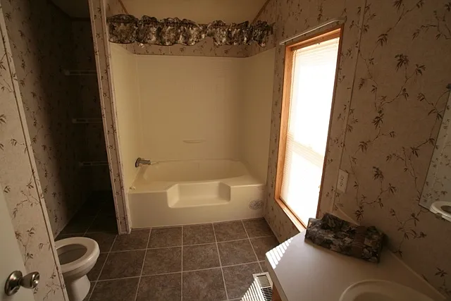 110 White Oak Dr — Photo 9
