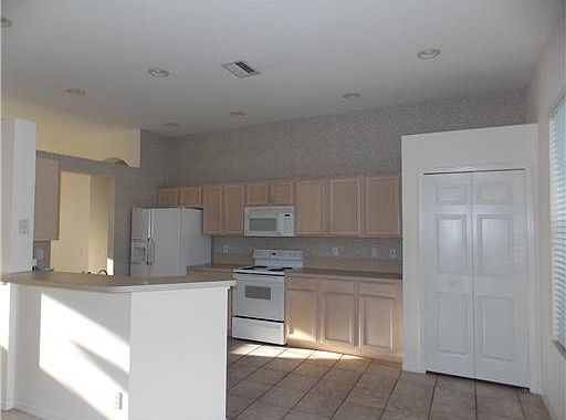 4th image of 417 Knight Dr