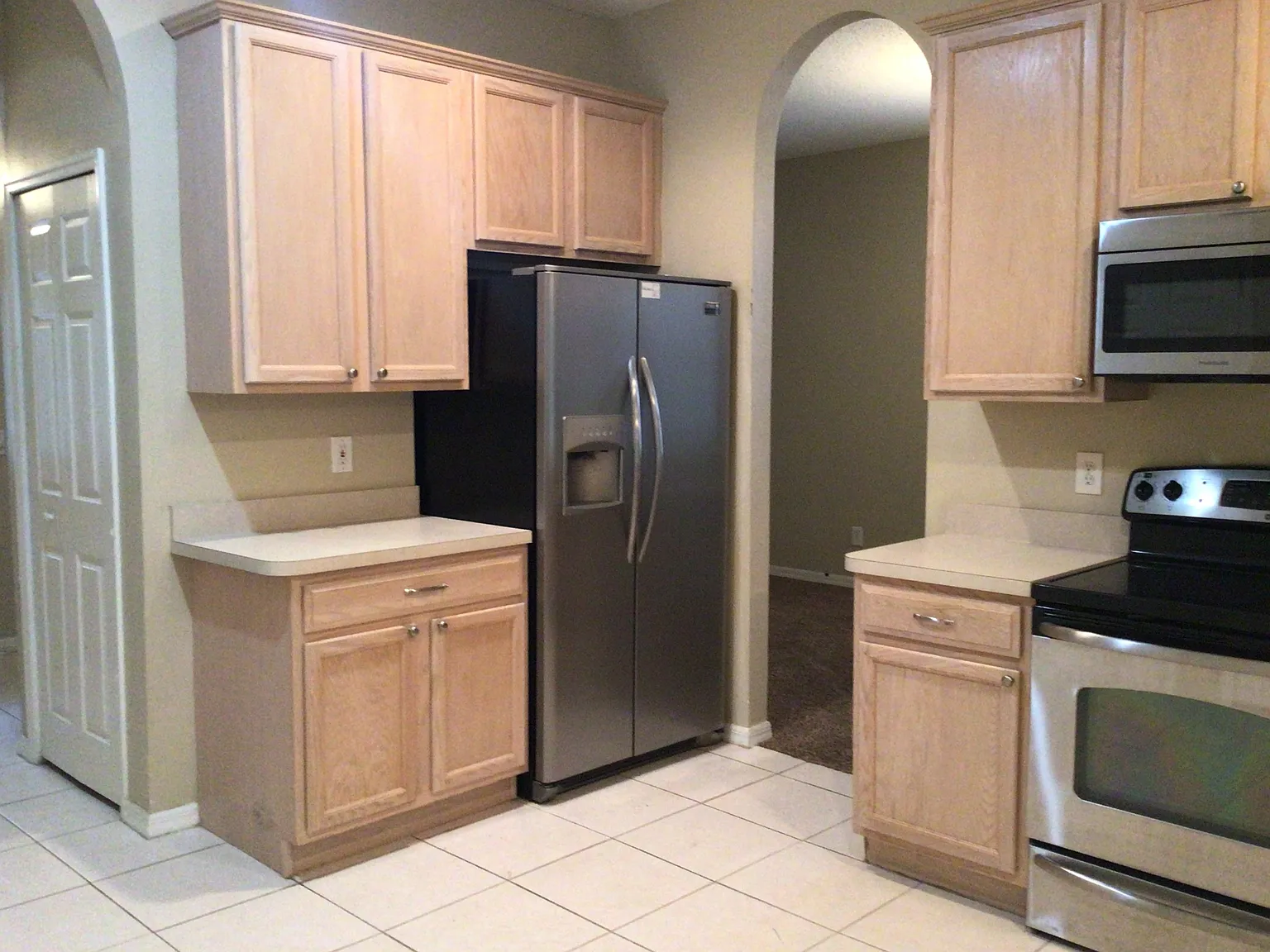4 bed, 2.0 bath, 1828 sqft, $2,850 — Photo 2