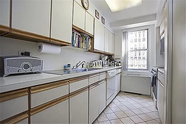 Sold by Maxwell Jacobs | media 3