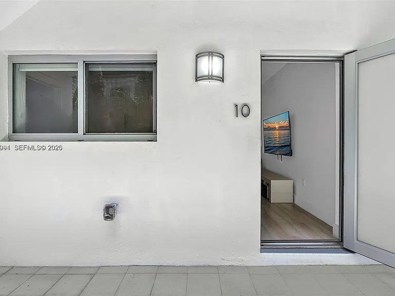 940 Michigan Ave #10 — Photo 21