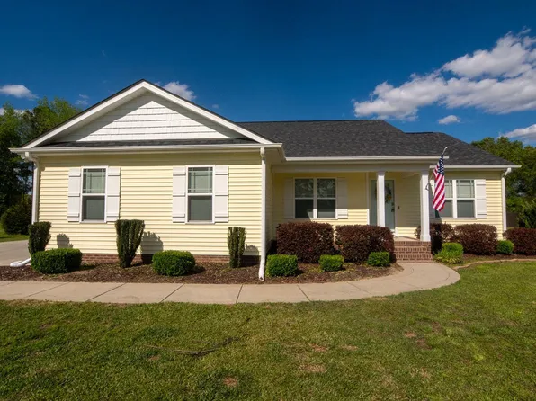 151 New Pine Ln, Clinton, NC 28328