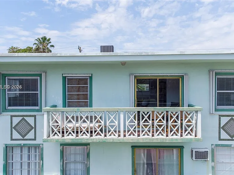 1234 Euclid Ave #7 — Photo 3