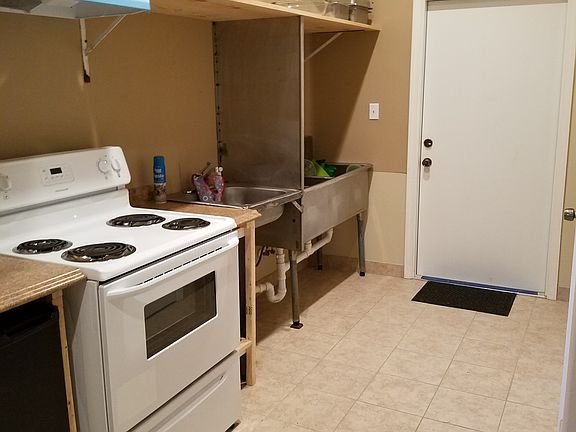2nd image of 686 W Robertson St
