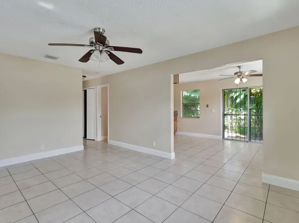 1068 W 6th Street, Riviera Beach, FL 33404