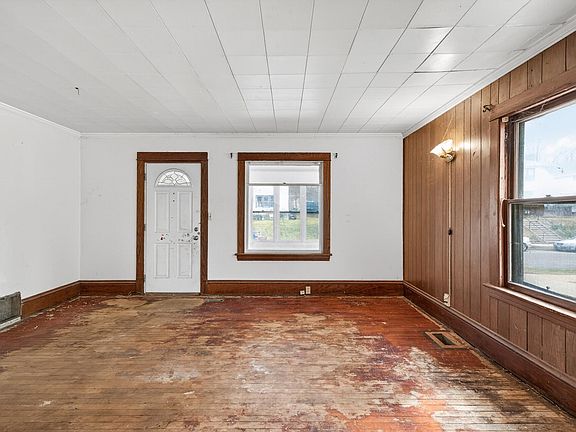 5th image of 3528 Longfellow Ave