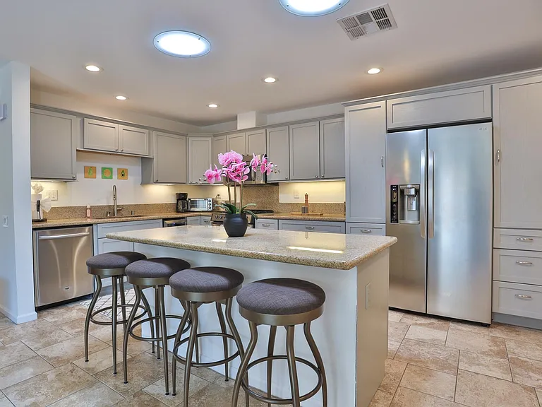 1421 Sunflower Cir N #1421 — Photo 4
