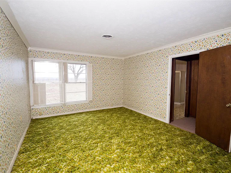 2047 FM 2933 — Photo 24
