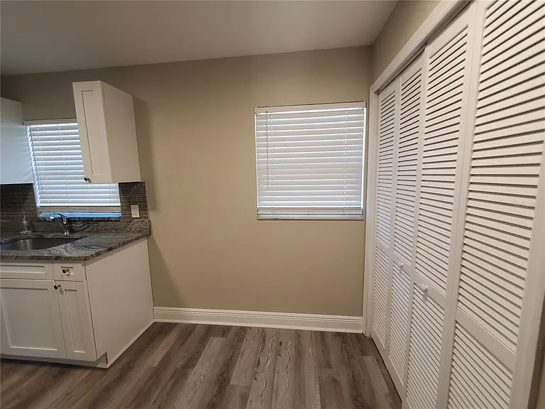 107 W Clay Ave #4 — Photo 5