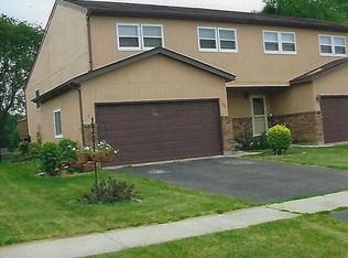 700 Dean Dr, South Elgin, IL 60177