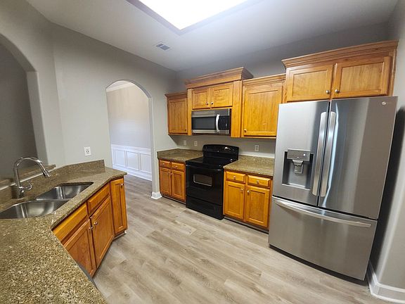 3rd image of 2090 Lily Valley Dr